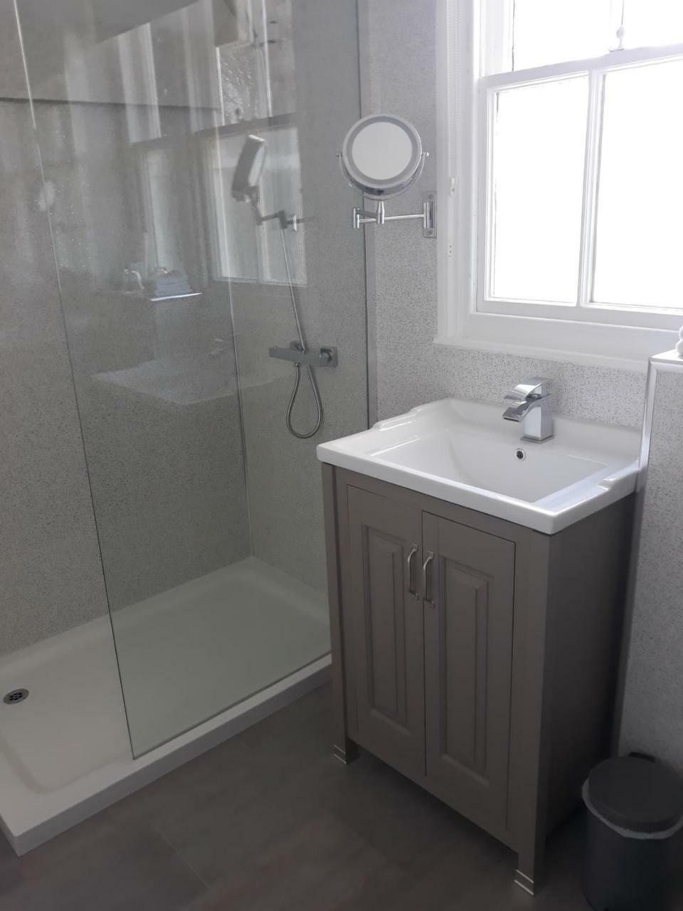 New Hall Bank Гостевой дом 4*